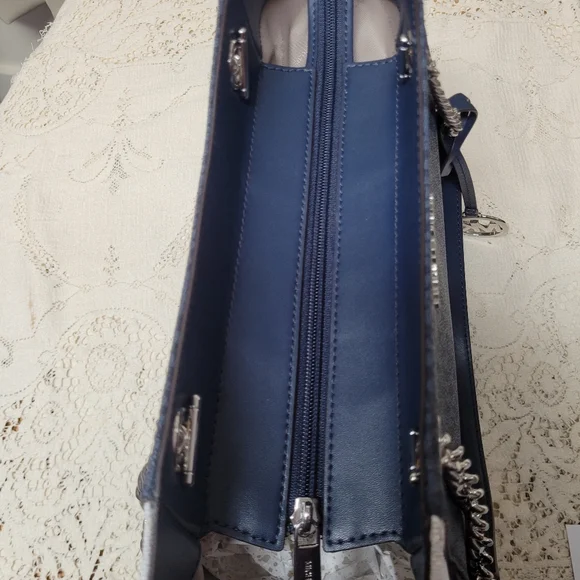 Michael Kors Jet Set Travel Large Navy White Purse NWOT - Picture 8 of 10